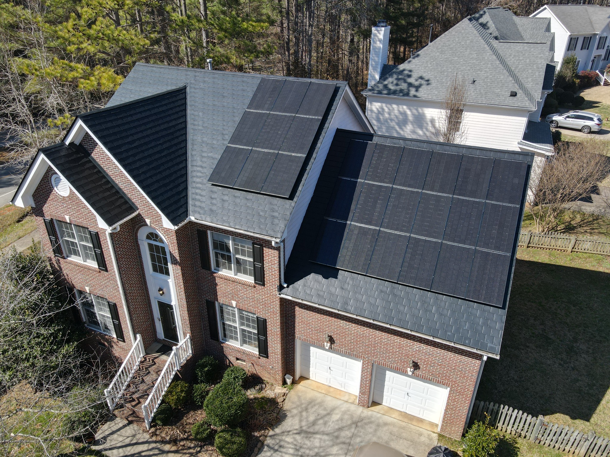 Interlock aluminum roof installed with rooftop solar panels